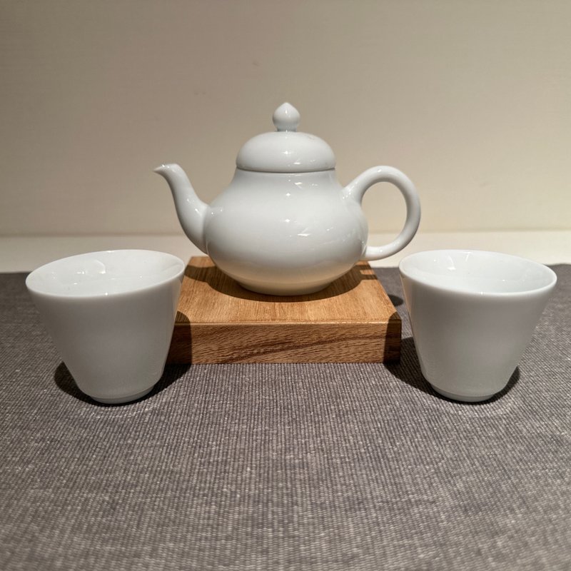 【瓷】輟球型潤瓷壺(一壺二杯)精緻泡茶壺 - 茶壺/茶杯/茶具 - 其他材質 