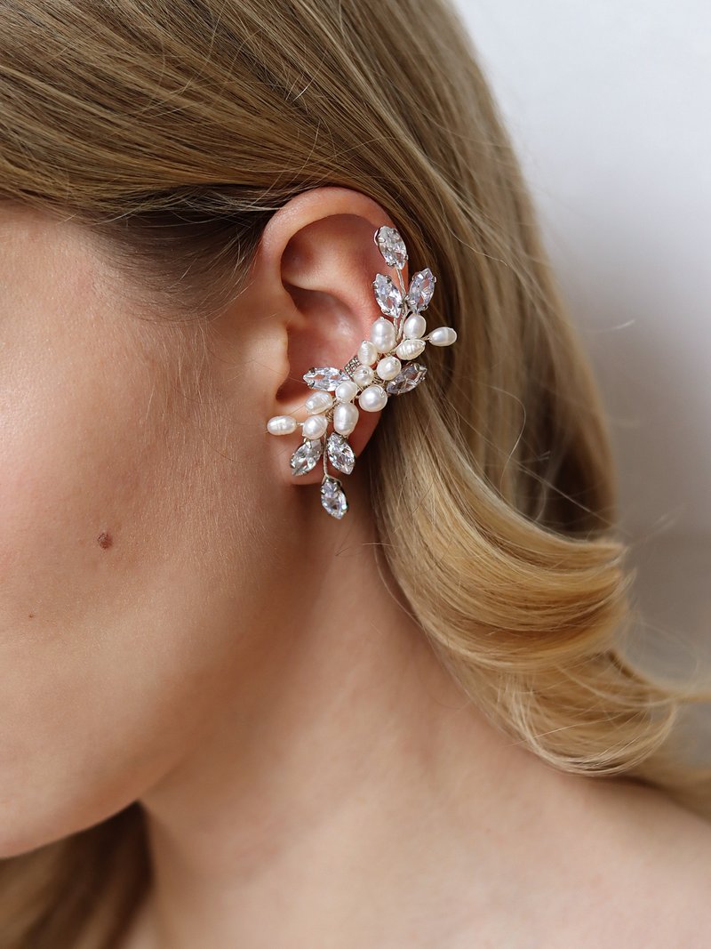 Silver ivory pearl ear cuff , Cartilage bridal pearl earrings , Flower cuff - ต่างหู - ไข่มุก สีเงิน