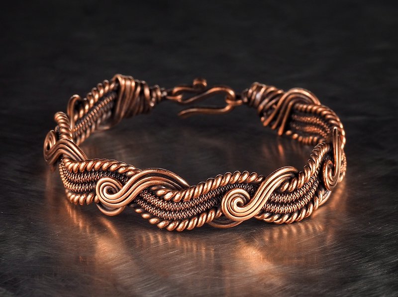 Copper bracelet for woman  Antique style Handcrafted wire woven copper jewellery - สร้อยข้อมือ - ทองแดงทองเหลือง สีทอง
