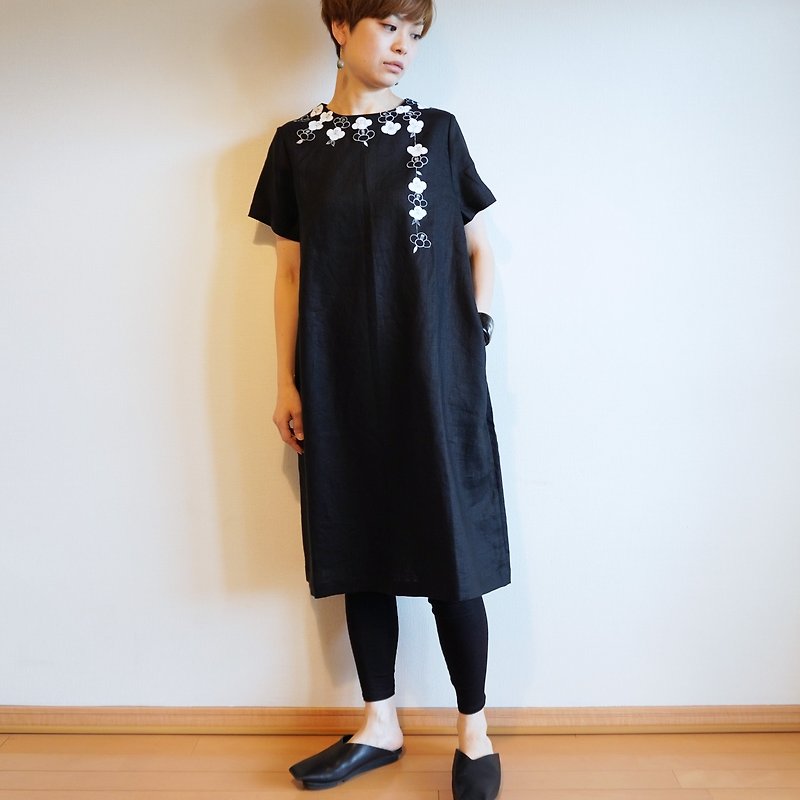 Linen short sleeve dress white camellia - One Piece Dresses - Cotton & Hemp Black