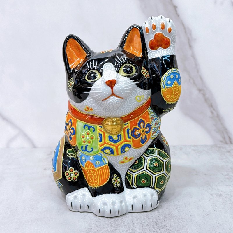 【金鈴守福】日本九谷燒招財貓 |  黑地盛小紋5.7號 - 擺飾/家飾品 - 瓷 多色