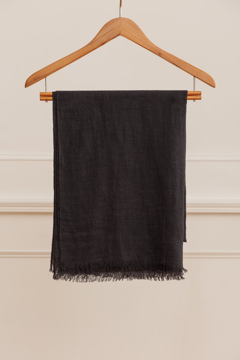 CASHMERE Fine ultra-high count cashmere shawl | CHARCOAL | - ผ้าพันคอถัก - ขนแกะ สีดำ