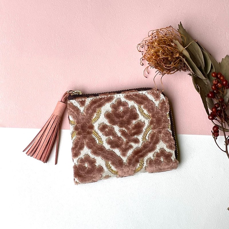 Arabesque pattern fabric L-shaped mini wallet pink beige - Wallets - Cotton & Hemp Pink