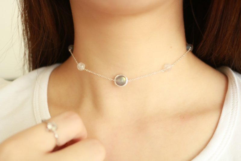 Vien | Labradorite and Moonstone Clavicle Chain - สร้อยคอ - คริสตัล สีเทา