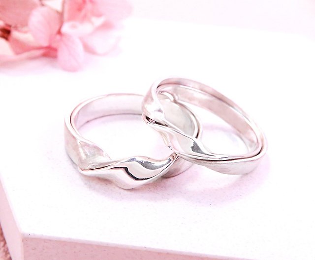 Interlaced Double Textured Ribbon Kink Ring Sterling Silver Ring 