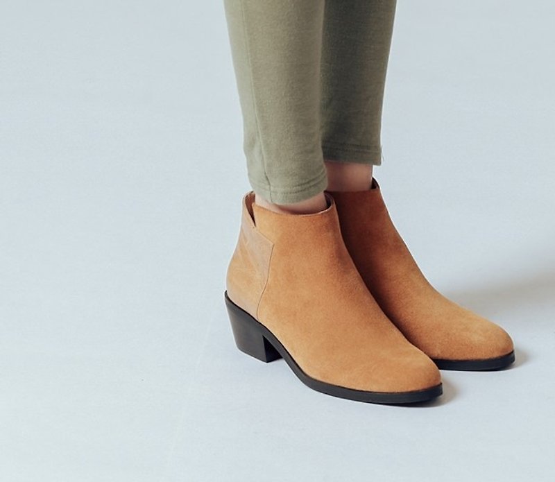 Followed by geometric box cut low with the real ankle boots camel coffee - รองเท้าบูทสั้นผู้หญิง - หนังแท้ สีนำ้ตาล