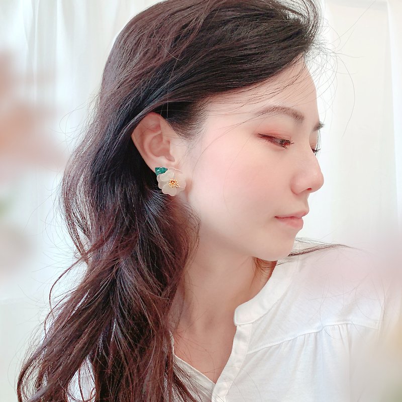 earrings Camellia japonica  / Tsubaki resin brass - Earrings & Clip-ons - Thread Multicolor