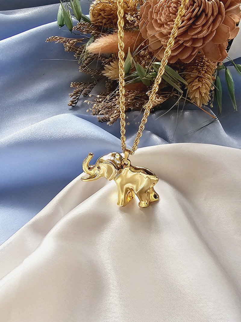 立體金色大象麻花絞繩項鍊/長鍊/珠寶首飾/vintage西洋古董 - 長項鍊 - 其他金屬 