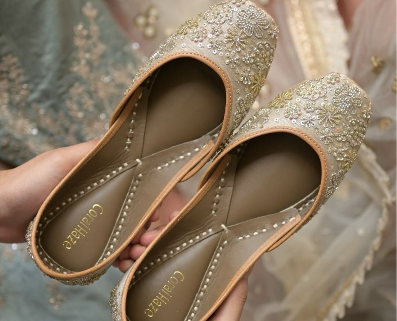 Kafei Indian retro champagne color delicate beaded handmade shoes - อื่นๆ - หนังแท้ สีกากี