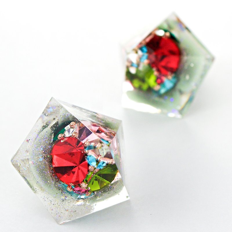 Pentagon earrings (Stilton) - ต่างหู - วัสดุอื่นๆ สีเขียว
