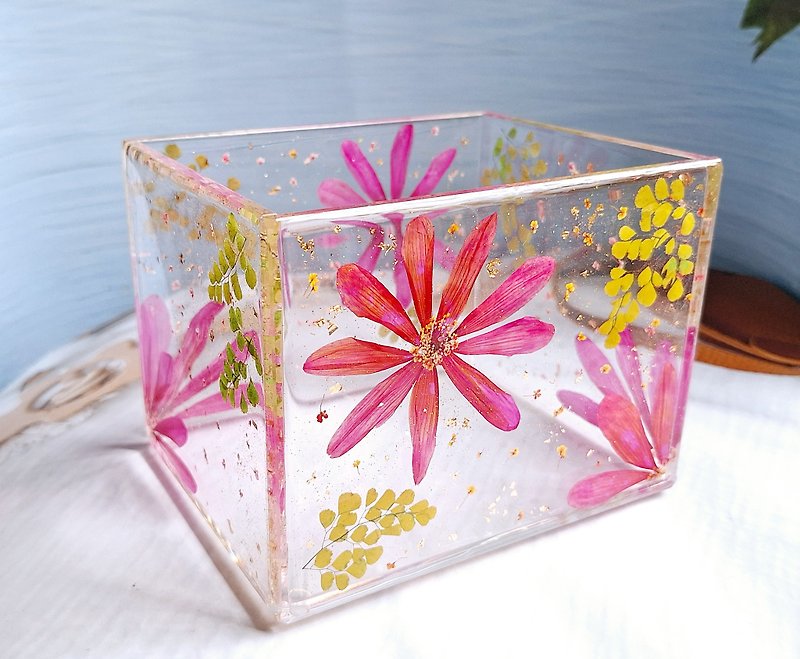 Plastic Acrylic tissue box cover,  storage box, pressed flowers - Tissue Boxes - Acrylic Multicolor