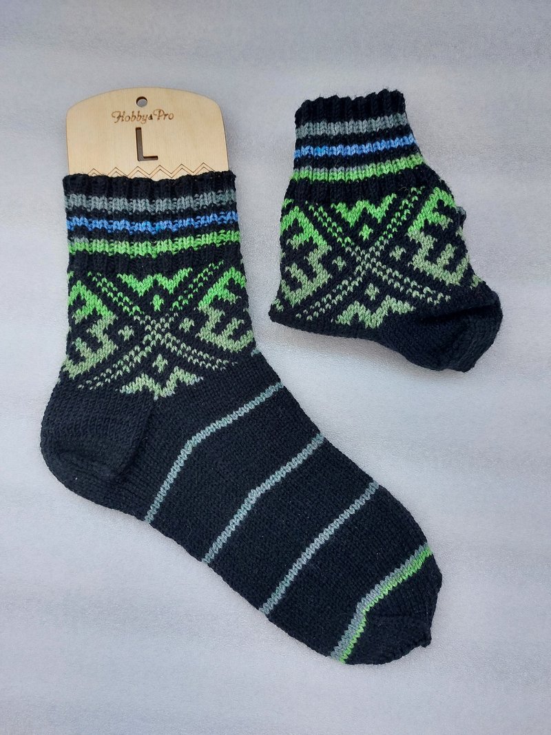 Men's handmade woolen socks in black with a green pattern - 襪子 - 羊毛 黑色