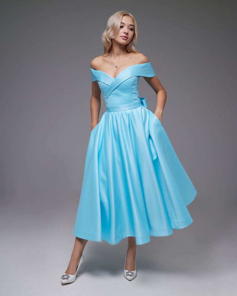 ブルーのウェディングドレス、イブニングドレス、サテンのウェディングドレス、ショートウェディングドレス Bkue - ドレス - その他の素材 ブルー