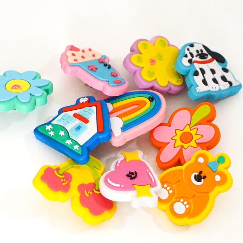 FLUFFY OMELET X AMUSE.STUFF RUBBER PIN - Badges & Pins - Rubber Multicolor