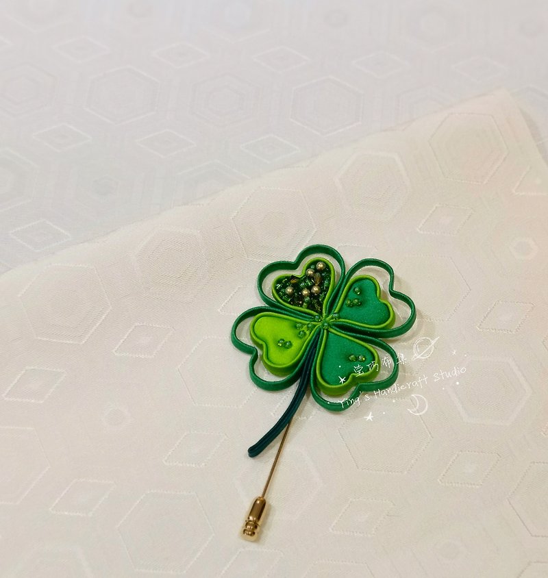 [Original design of buckle] [customized gift] four-leaf clover brooch - Brooches - Other Materials Green