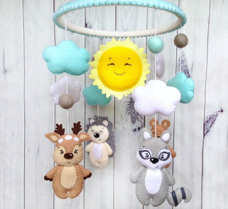 Animals Baby Mobile, Nursery Decor, Forest Felt Hedgehog, Deer, Bear, Raccoon - ของเล่นเด็ก - วัสดุอีโค สีน้ำเงิน