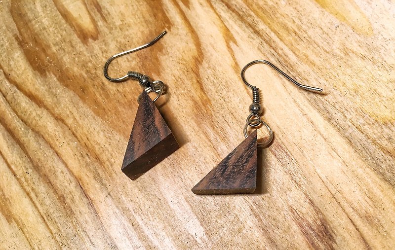 Past and present - old wooden drooping triangle earrings - Earrings & Clip-ons - Wood Brown