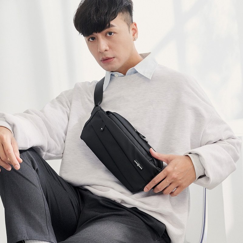 MANDE RHODE - 霧面造型斜背包 - A5898-1K - 側背包/斜背包 - 聚酯纖維 黑色