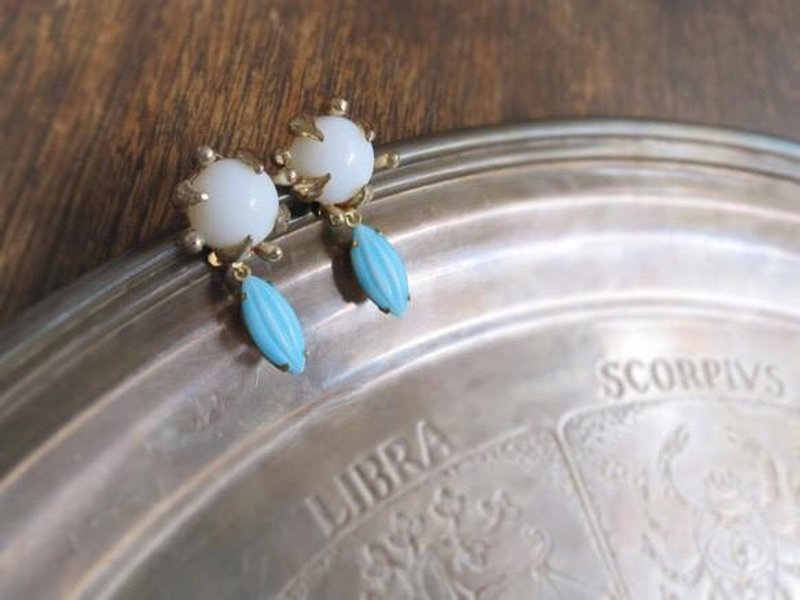 ヴィンテージピアス 2way vintage pierced earrings <PE-WCS3> - 耳環/耳夾/耳骨夾 - 其他金屬 白色