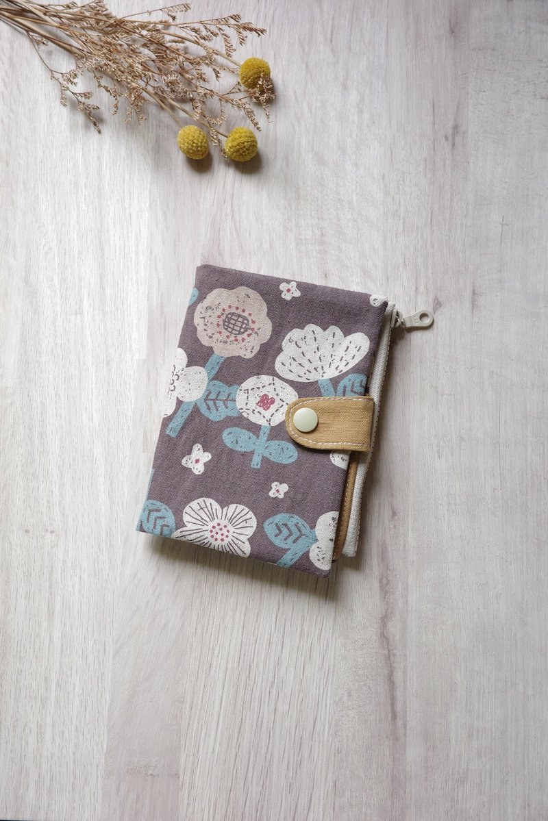 Brown background flowers - Passport cover Passport holder | Haibai handmade - ที่เก็บพาสปอร์ต - ผ้าฝ้าย/ผ้าลินิน 