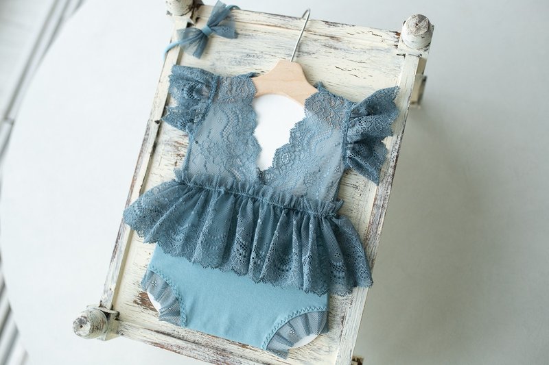 Blue bodysuit for newborn girls: the perfect outfit for a little girl - Baby Accessories - Other Metals Blue