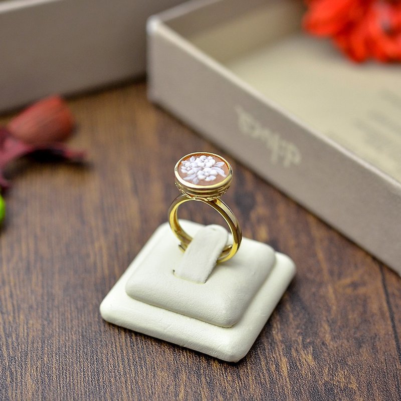 CAMEO 義大利手工貝雕飾品-經典鏤空 手工貝雕戒指-A10 - 戒指 - 其他金屬 金色