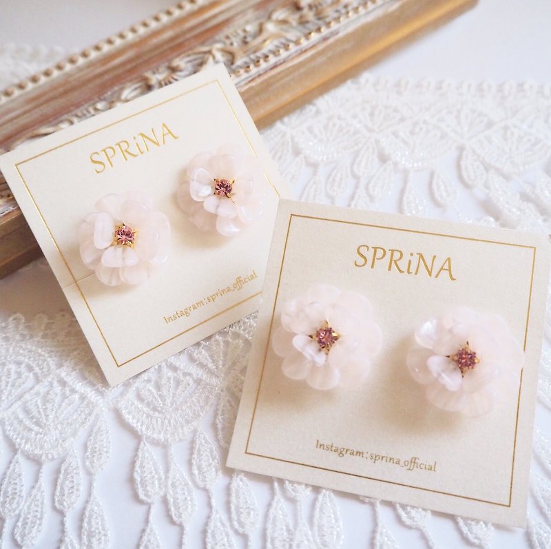 Ranunculus earrings (marble pink) - Earrings & Clip-ons - Glass Pink
