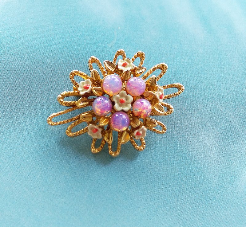 Vintage Jewelry 西洋古董飾品 氣質 粉嫩蛋白珠 花朵 別針 - 徽章/別針 - 其他金屬 金色