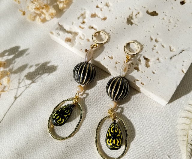 アメリカとドイツヴィンテージビーズの猫さんピアス アメリカとドイツ