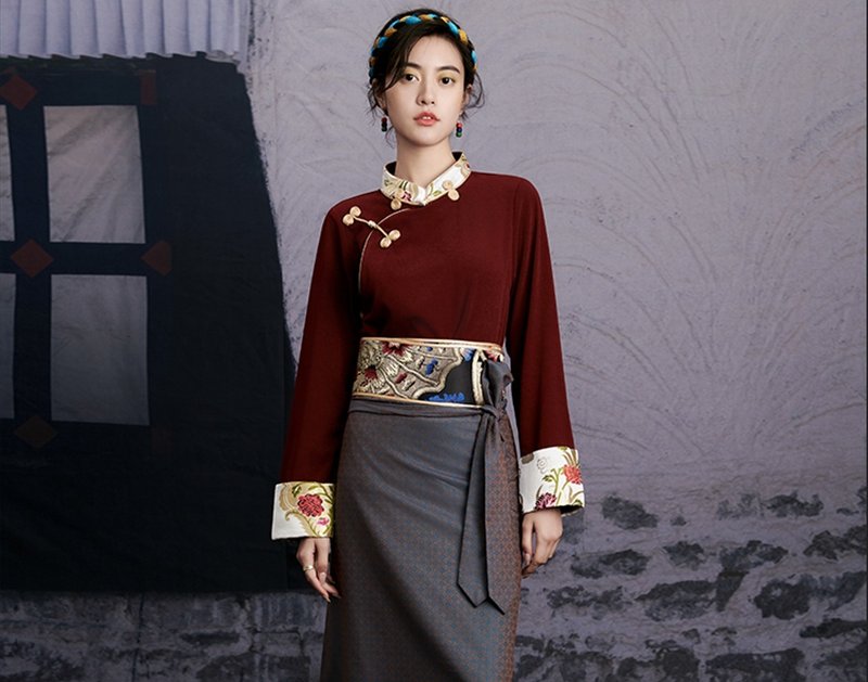 Gorgeous Tibetan retro buttoned Chinese style stand collar shirt/skirt - เสื้อผู้หญิง - ผ้าฝ้าย/ผ้าลินิน สีแดง