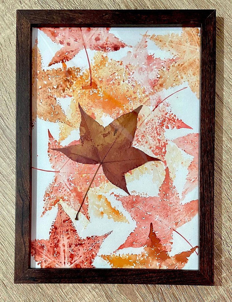 Maple leaf rubbing (with dark wood frame 20x27.5 cm) - Items for Display - Paper Brown
