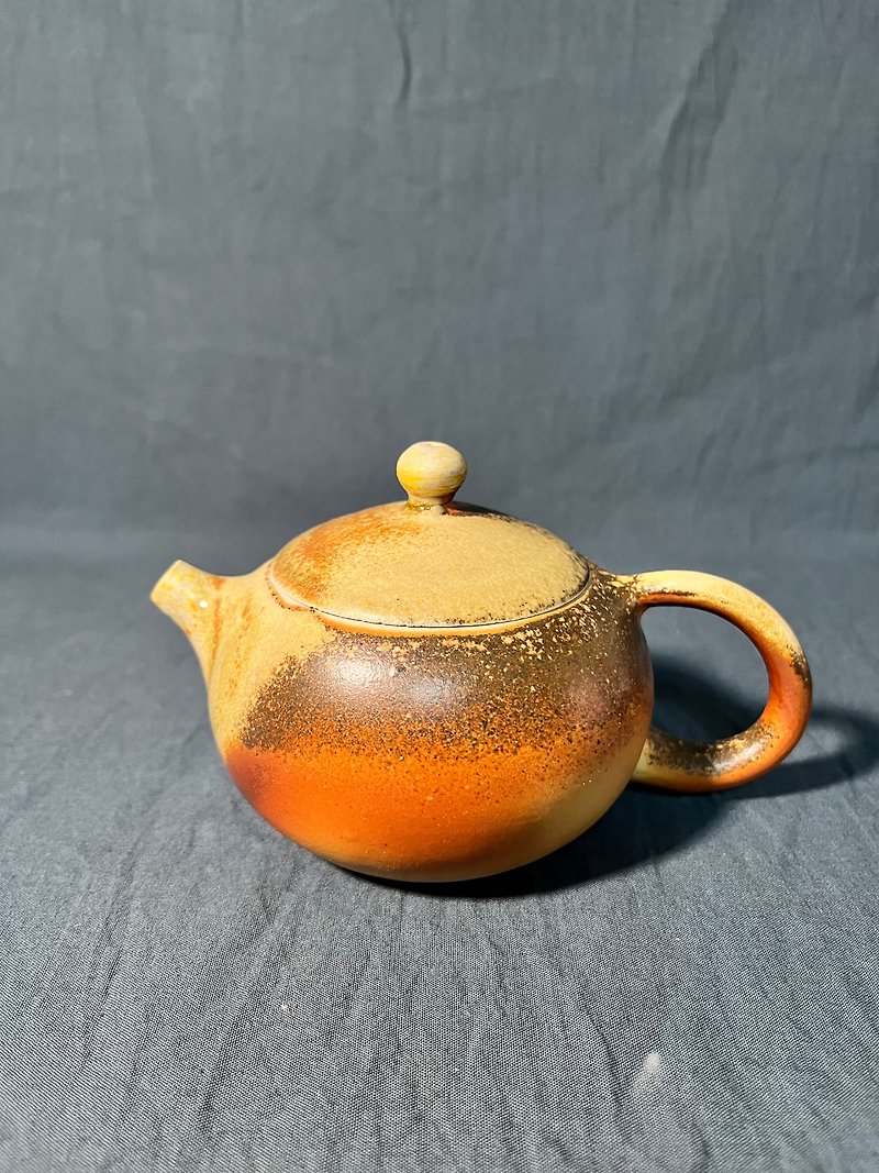 Fengchun kiln-firewood kettle shines - Teapots & Teacups - Pottery Gold