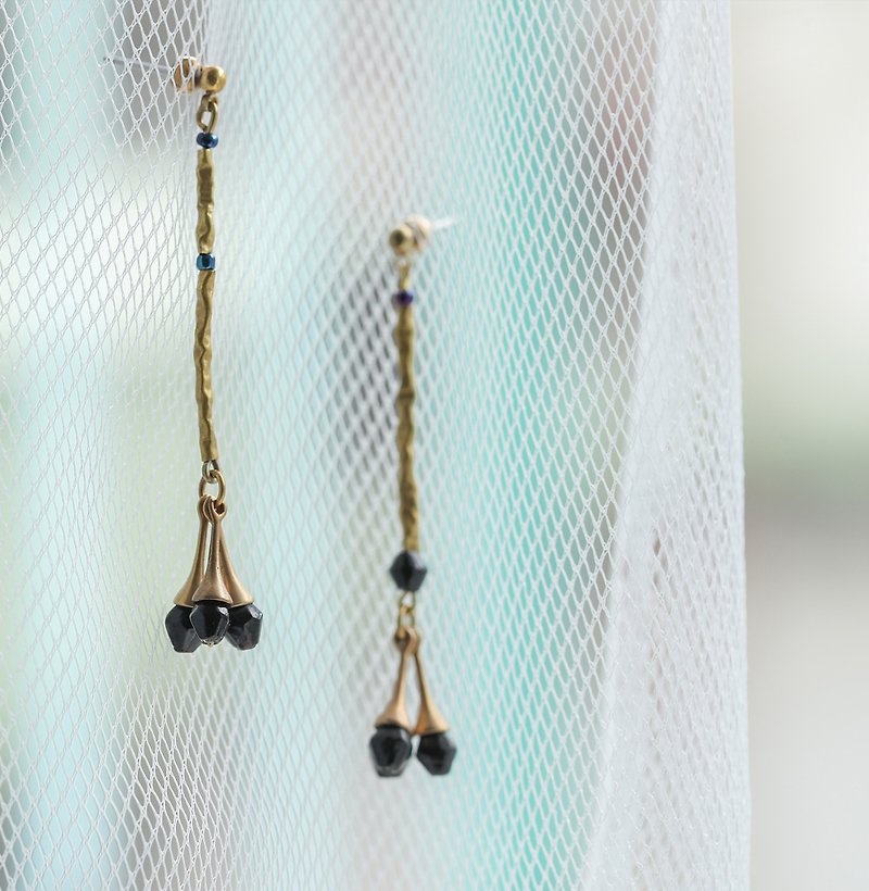Glazed Bead Tree Asymmetrical Earrings Black - Earrings & Clip-ons - Other Metals Gold