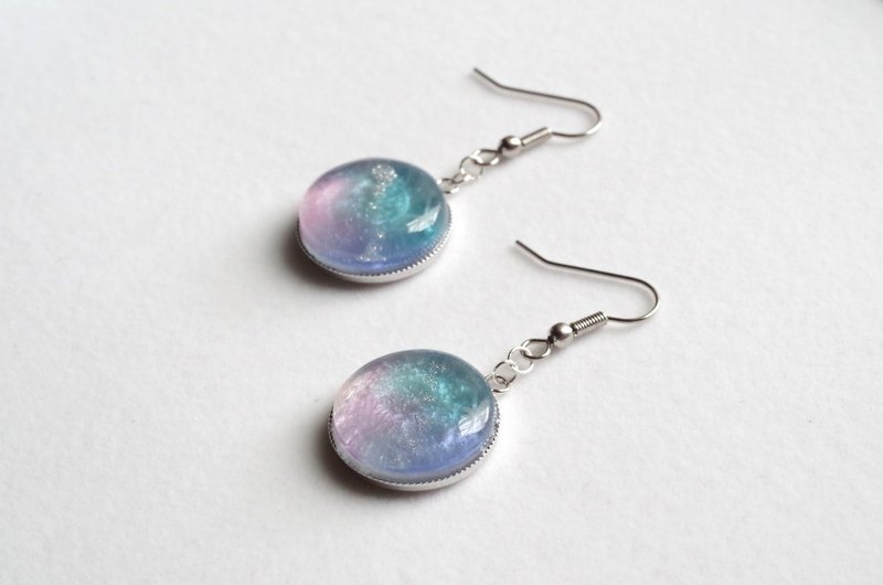 レジンアート　ラウンドピアス・夢の通い路 - 耳環/耳夾/耳骨夾 - 其他材質 藍色