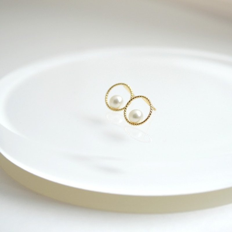 Earrings / k10 Circle pearl Pierce / Earrings - Earrings & Clip-ons - Other Metals Gold