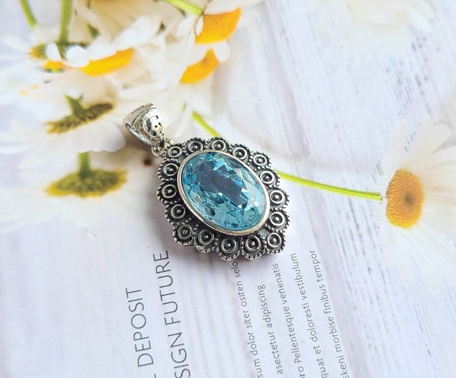 Vintage stone pendant on sale necklace