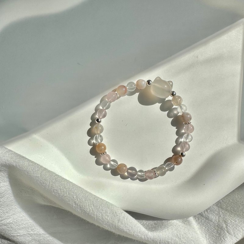 White agate cat bracelet/white agate cherry blossom agate white ghost rose quartz/customized crystal bracelet - สร้อยข้อมือ - คริสตัล 