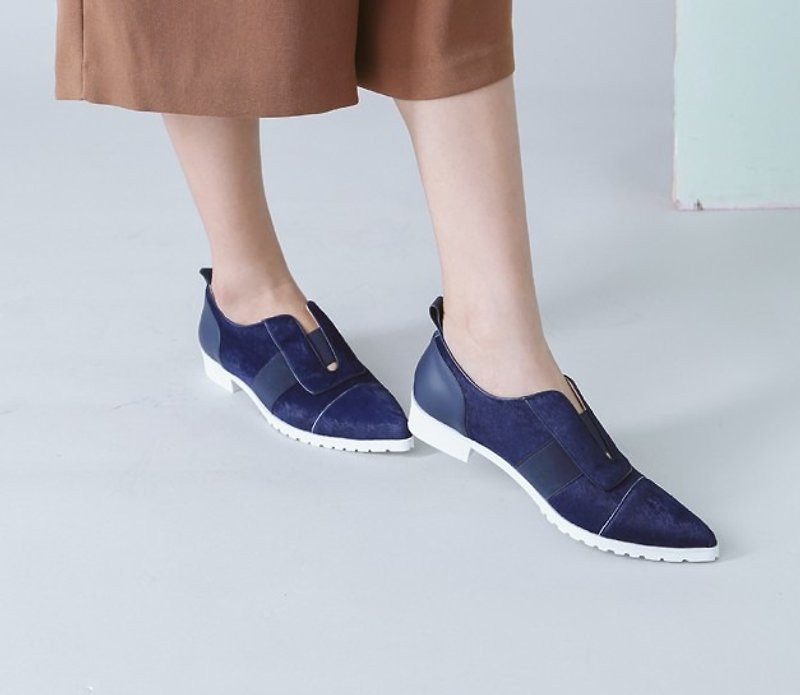 Bandage stitching pointed leather casual shoes blue horse hair - Women's Casual Shoes - Genuine Leather Blue