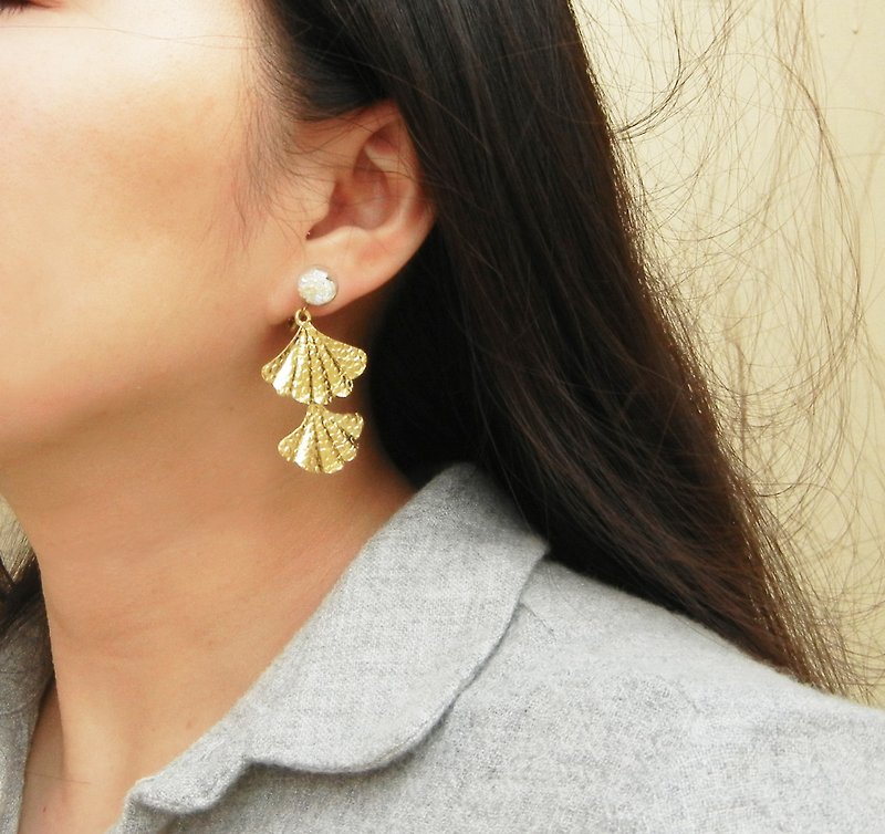 *coucoubird*double brass ear clip / white broken drill - Earrings & Clip-ons - Other Metals Gold