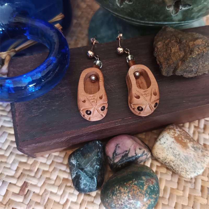 自選香味桃木木刻中國娃娃鞋925純銀鍍白金耳針耳環連禮盒 - 耳環/耳夾/耳骨夾 - 木頭 卡其色