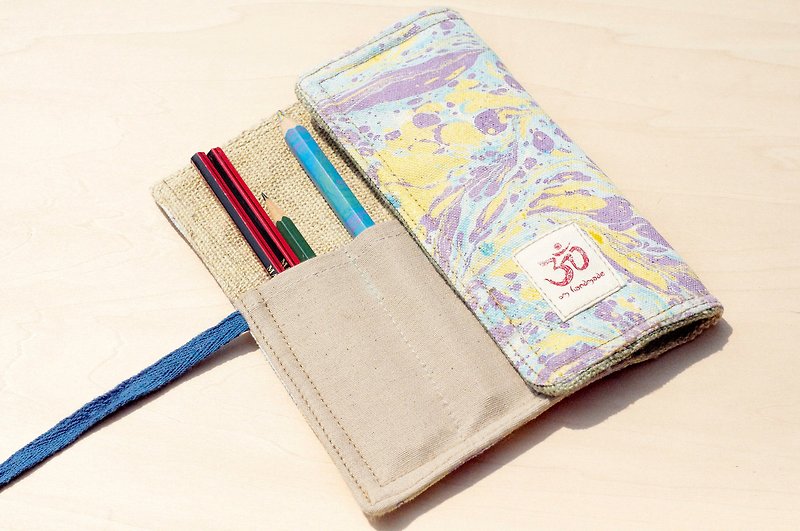 手繪渲染筆袋/手感捲軸/春捲筆袋-筆的水彩色房子9 ( 藍色綁帶 ) - 筆盒/筆袋 - 棉．麻 多色