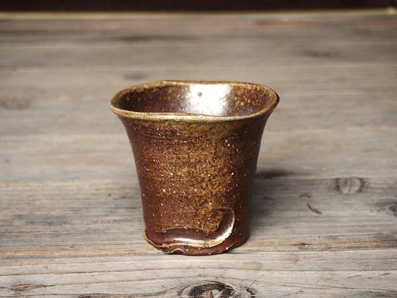 Bizen Shochu Drink (Small) [Wave] _s5-012 - Pottery & Ceramics - Pottery Brown