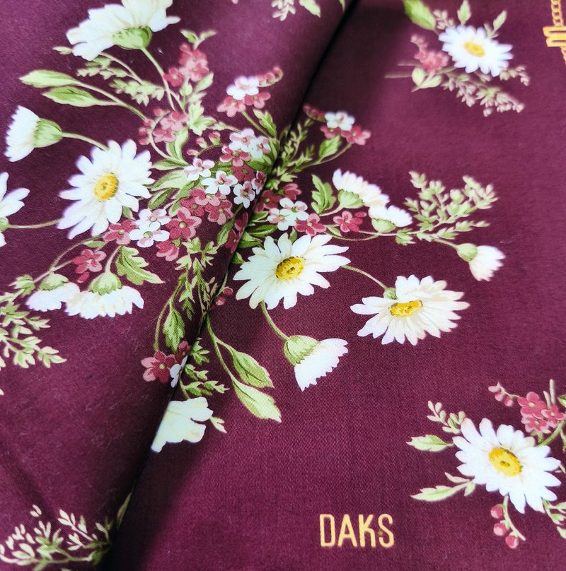 DAKS Vintage Handkerchief Cosmos Flowers 20.5 x 19.5 inches. - 手帕 - 棉．麻 紅色