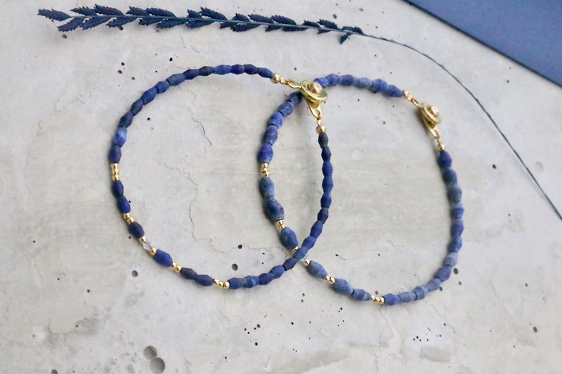 Blue kyanite crystal brass bracelet 0558 like you - สร้อยข้อมือ - เครื่องเพชรพลอย 