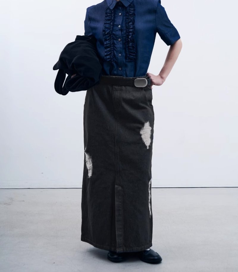 Japanese retro ripped loose denim skirt - กระโปรง - วัสดุอื่นๆ สีเทา