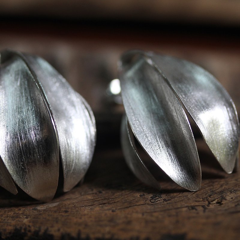 Cananga flower handmade silver earring (E0191) - Earrings & Clip-ons - Silver Silver
