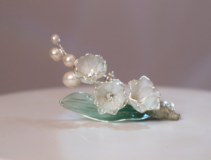 Lily of the valley brooch l Ready in stock | Crystal flower ornaments l Gradient white - Brooches - Silicone White