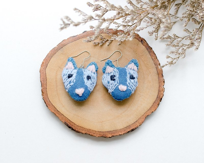 Earrings embroidery | The Dog #002 - ต่างหู - ผ้าฝ้าย/ผ้าลินิน สีน้ำเงิน