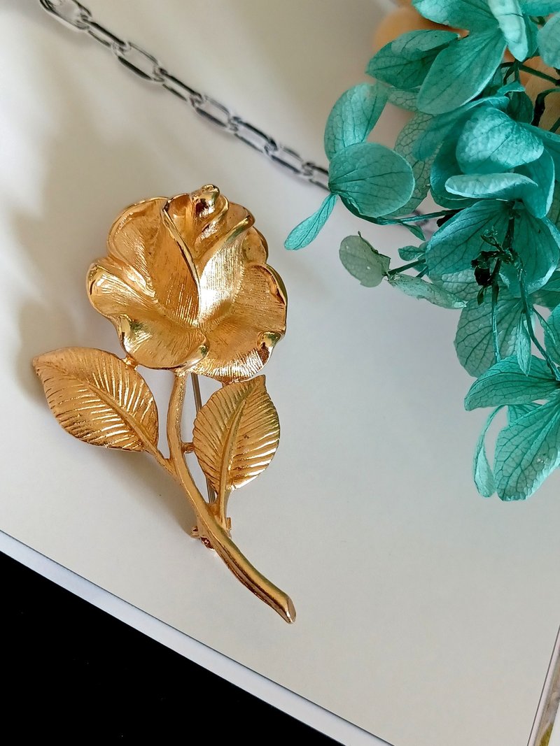 vintage jewelry 經典立體金色玫瑰 別針 胸針 - 胸針 - 其他金屬 