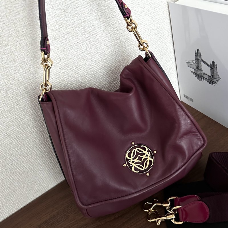 LOEWE 羅意威 Round Logo Nappa 羊皮 酒紅色 水餃包 - 側背包/斜背包 - 真皮 紅色